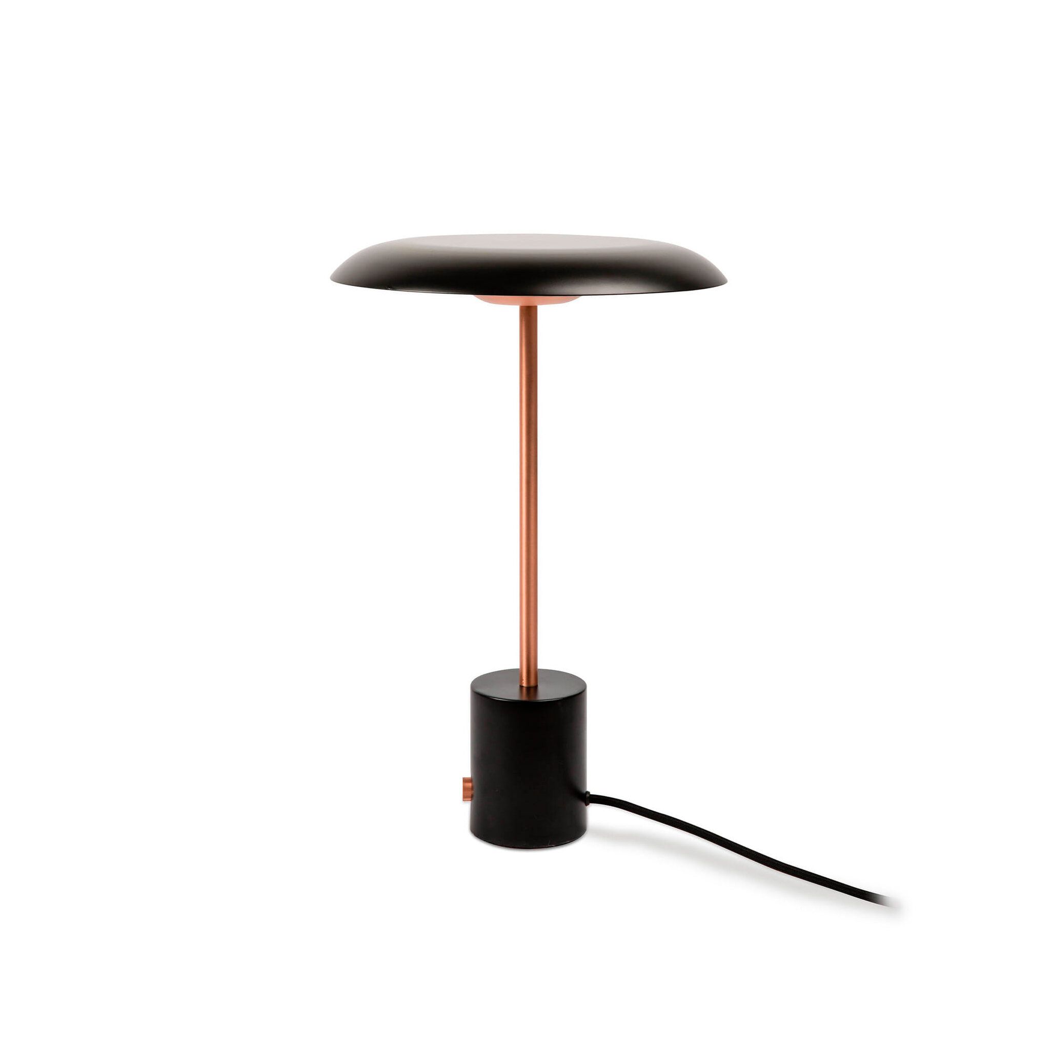 HOSHI Lámpara sobremesa negro y cobre cepillado