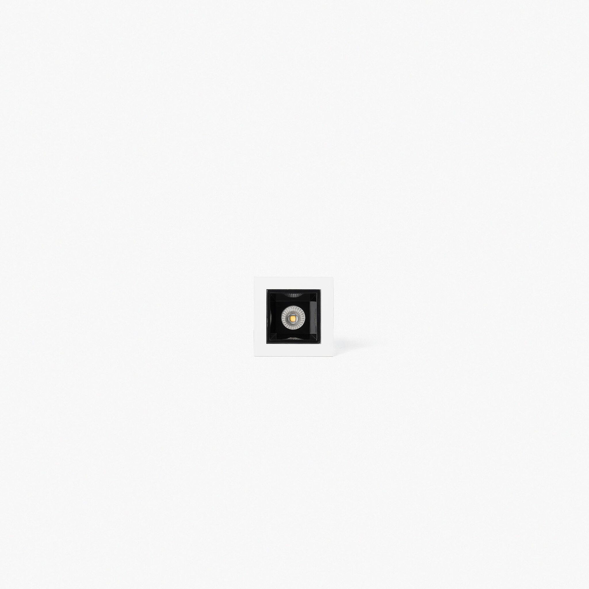 TROOP empotrable 2W blanco-negro 36° 2700K CRI90