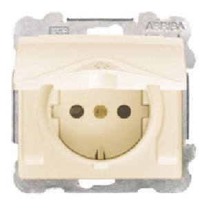Base enchufe 2p + t con seguridad 16 a 250 v~