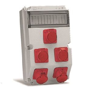 Caja t con bases (3 de 3p + t 16A y 2 de 3p+