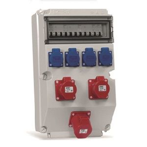 Caja con tomas industriales y magnetotérmicos