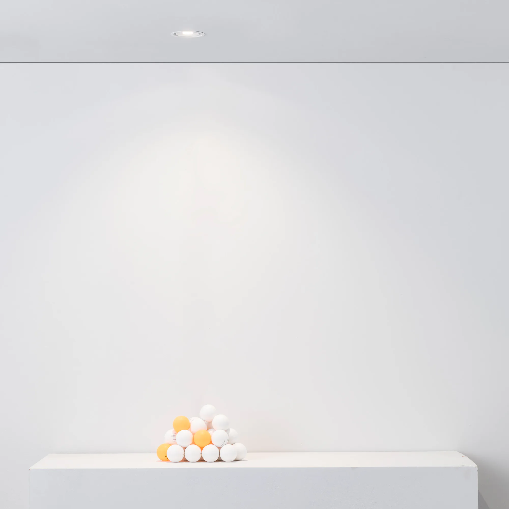 TEIDE downlight empotrable orientable blanco 10W 65° 3000K CRI97 ambiente - FARO Barcelona
