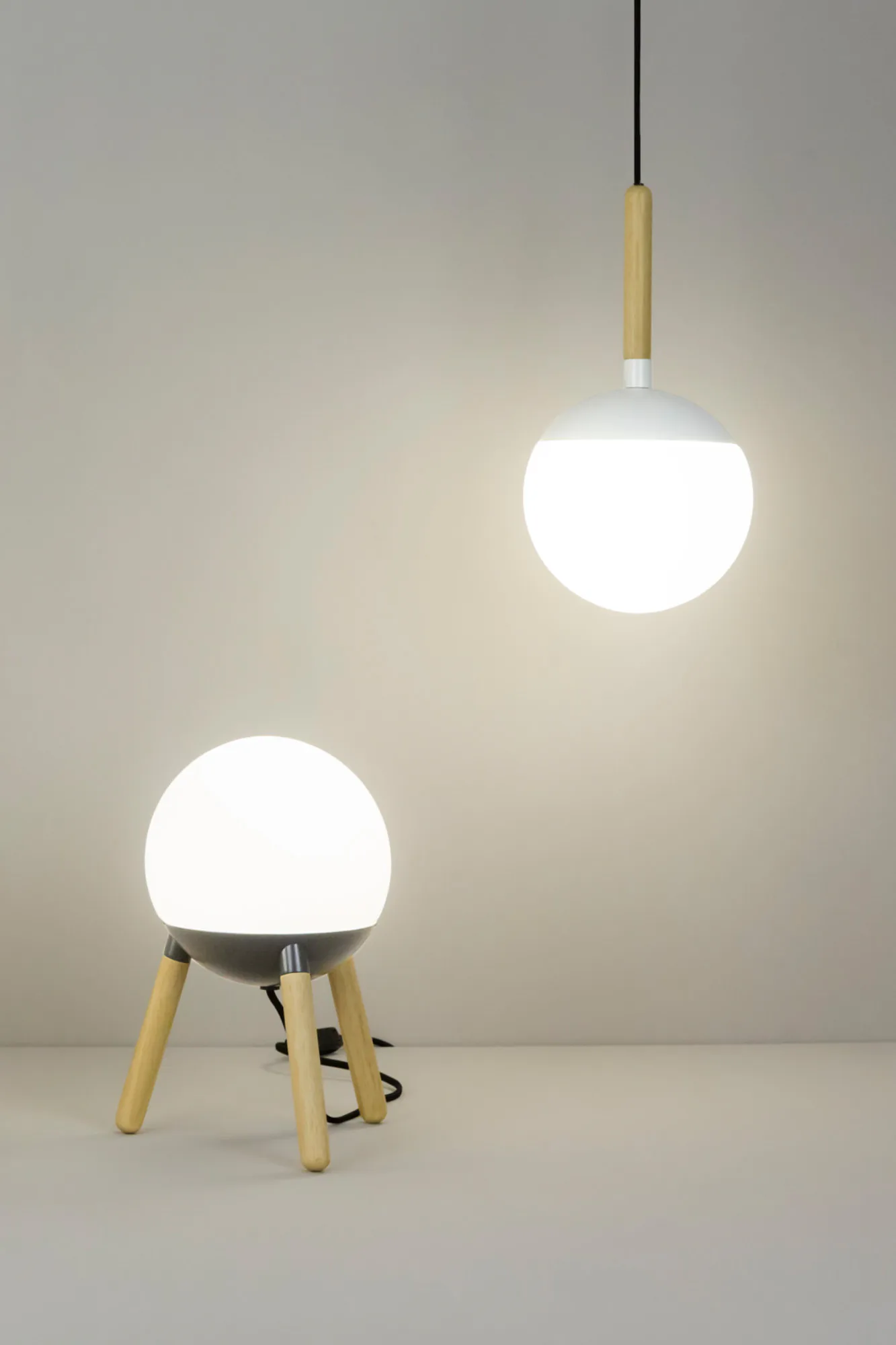 MINE GLASS Lámpara colgante color blanca ambiente - FARO Barcelona