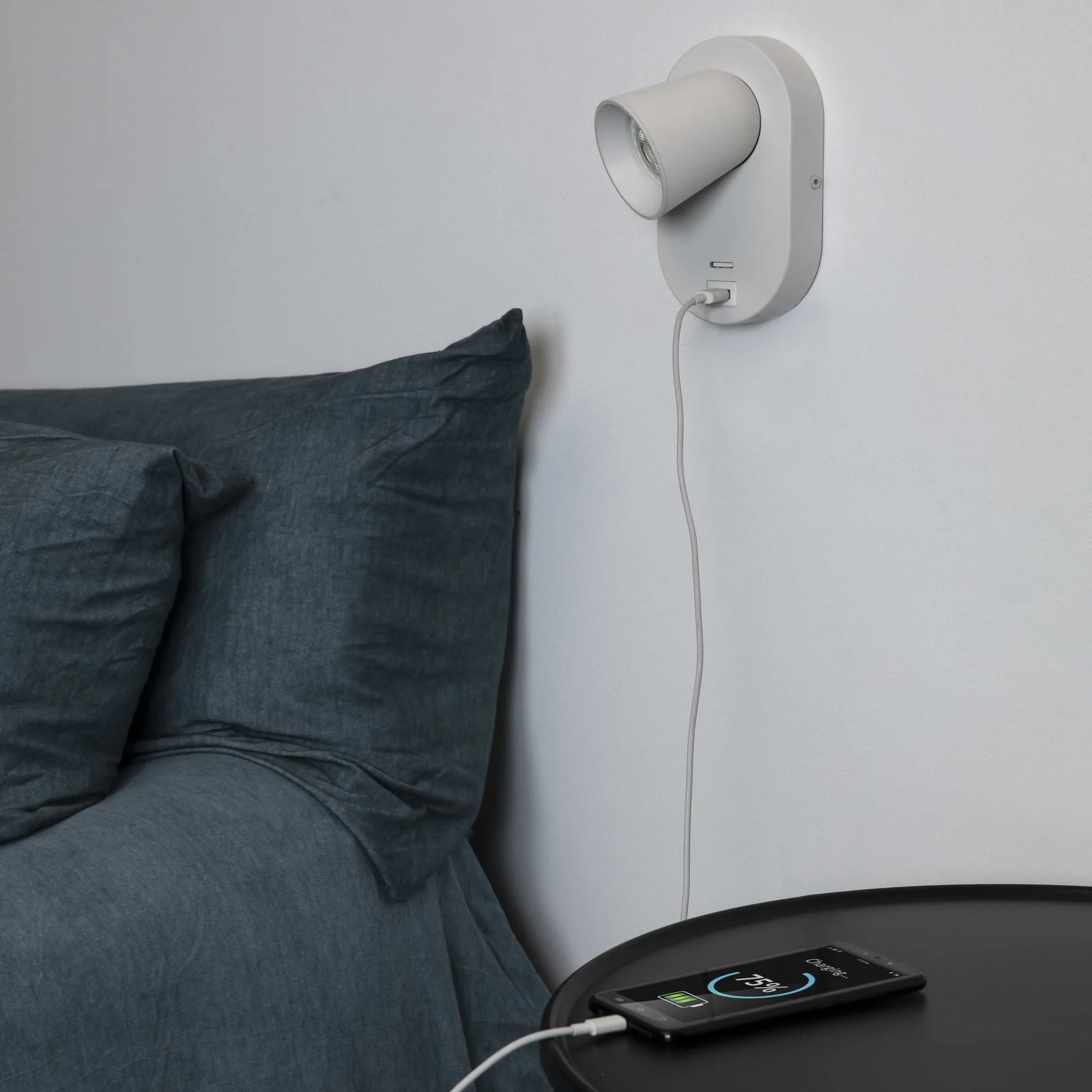 CORB Lámpara aplique blanca GU10+USB ambiente - FARO Barcelona