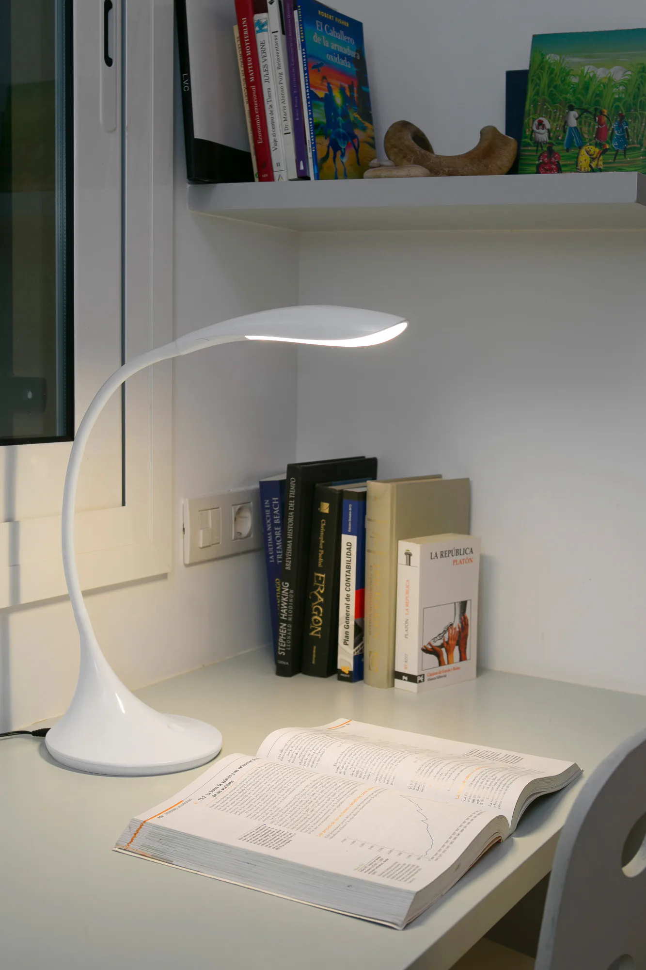 OTTO Lámpara flexo color blanco ambiente - FARO Barcelona