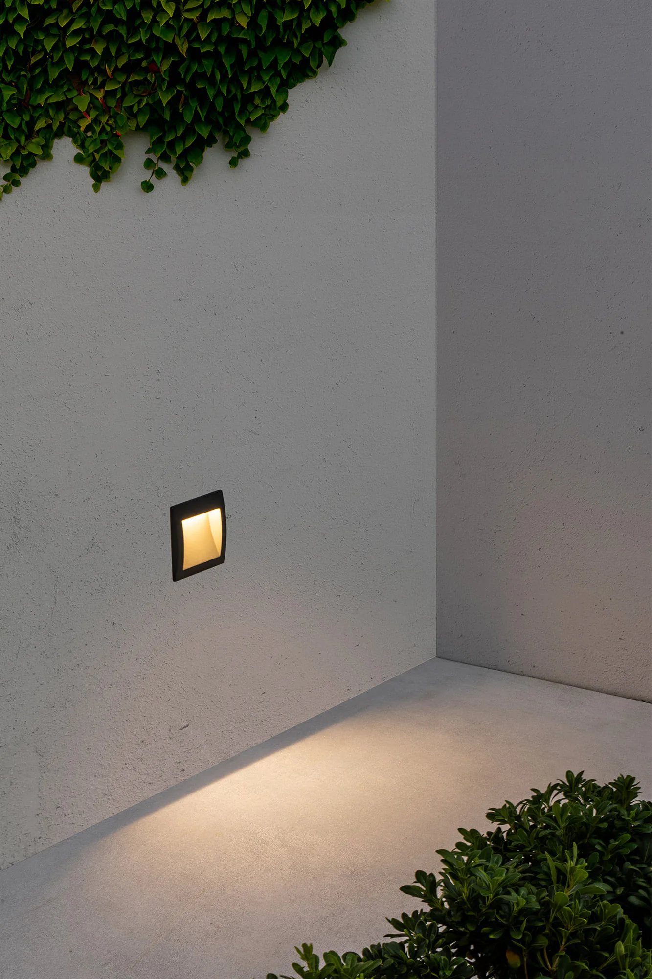 SEDNA SQ 140 Lámpara empotrable color gris oscuro ambiente - FARO Barcelona